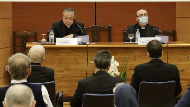 El Nuncio Apostólico en España presente en la inauguración del curso