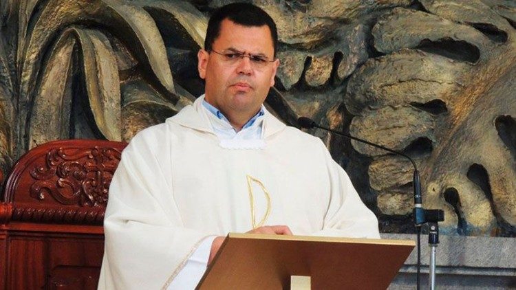 Imagen de archivo: Cristóbal Déniz Hernández, obispo auxiliar de la diócesis de Canarias, España.