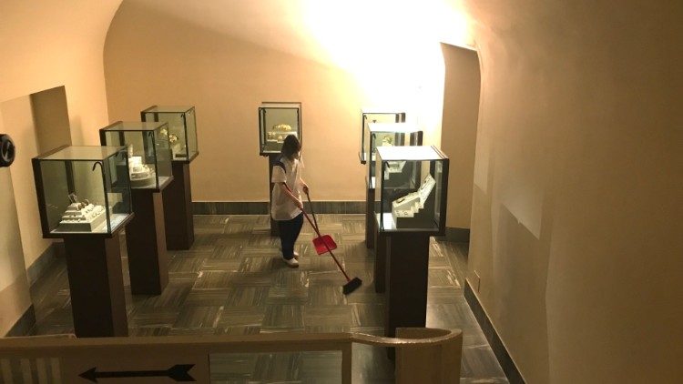 Cleaning the Vatican Museums