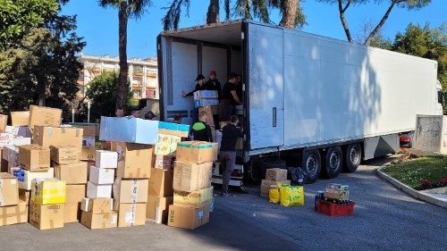 Ватикан собирает лекарства и продукты для Украины