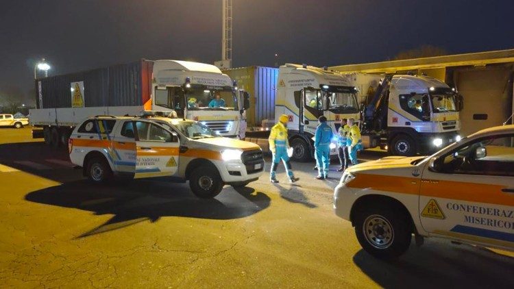 Un'autocolonna delle Misericordie d'Italia a Varsavia con farmaci, viveri e vestiti 