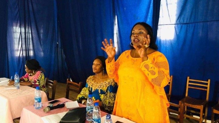 Therese Mema Mapenzi, au cours d’une journée de sensibilisation des femmes pour la protection de l’environnement à Bukavu (RD Congo)