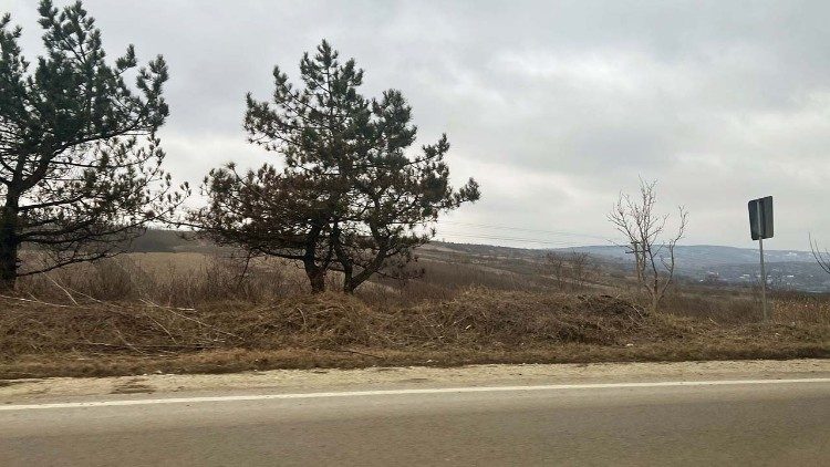 Travelling from Chisinau to Sculeni, also in Moldova, a border crossing to Romania
