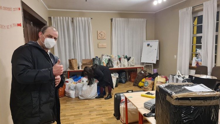 Una parte degli aiuti raccolti dai Gesuiti a Danzica