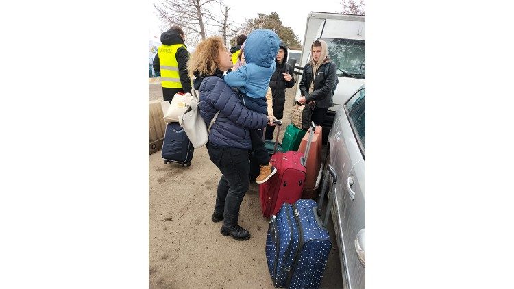Partida de algunos de los refugiados que serán recibidos en Getafe, Madrid