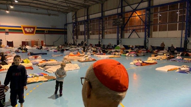 Centro Esportivo tranformado em centro de acolhida na Eslováquia, fronteira com Ucrânia 