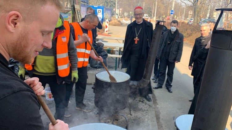 La preparazione del pranzo per i profughi a Kosice (Slovacchia)