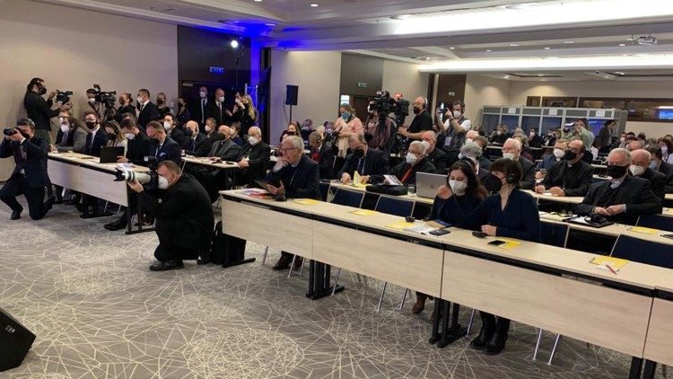 Biskupi europejscy przyjmują zaproszenie Papieża Franciszka