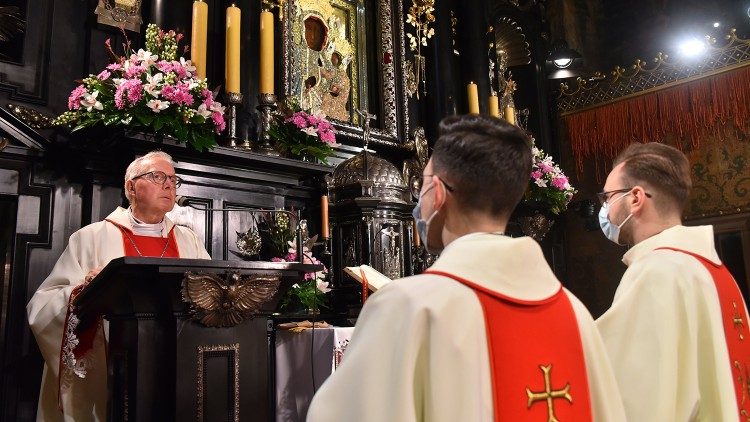Odpowiadając na prośbę Papieża Jasna Góra modli się o pokój