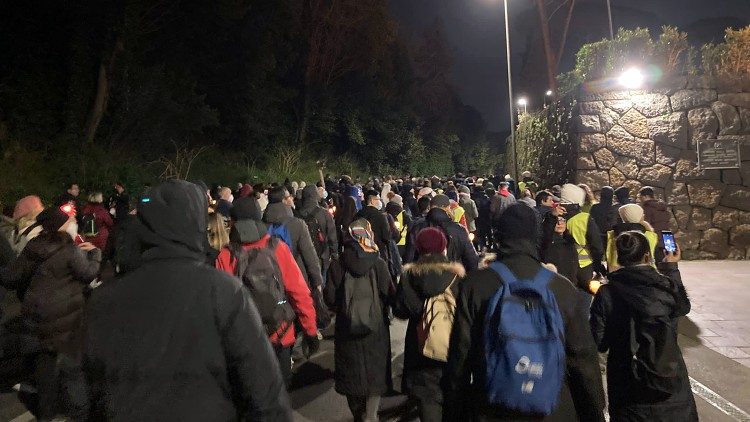 Il pellegrinaggio si avvia verso il Santuario del Divino Amore 