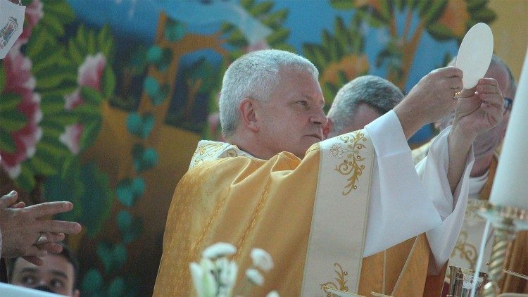 Posse de dom Vilar: celebração Eucarística