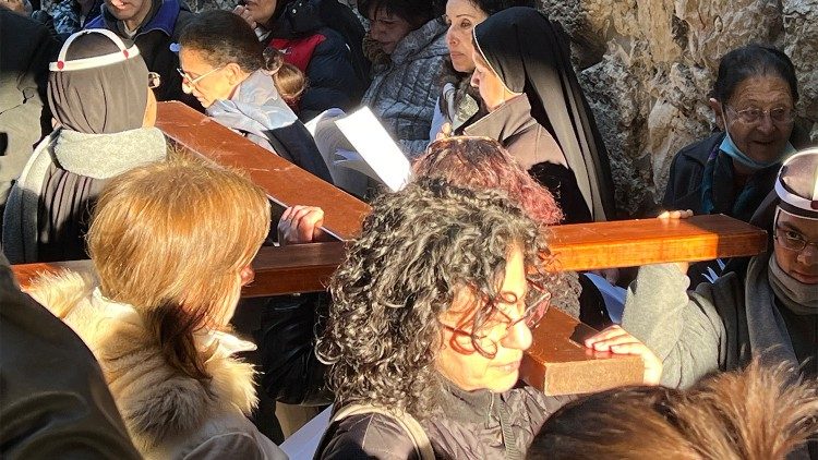 Droga Krzyżowa w intencji pokoju 