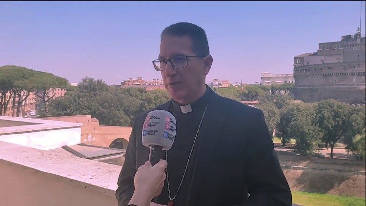 Monseñor Luis Alí Herrera, obispo auxiliar de Bogotá y secretario de la CEC.