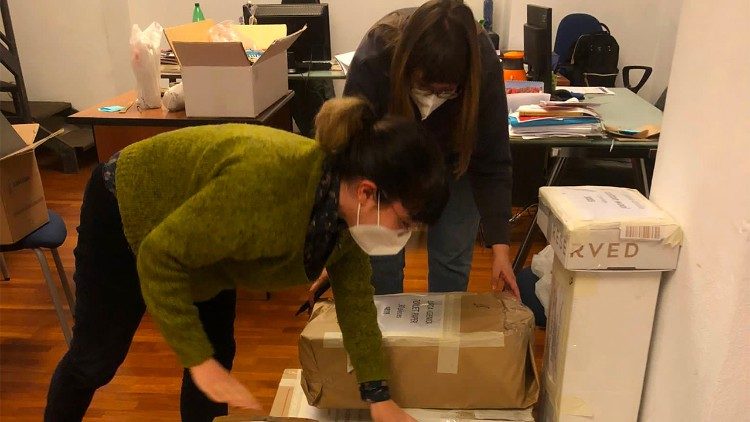 Si preparano i pacchi per l'iniziativa di pace del 1°aprile