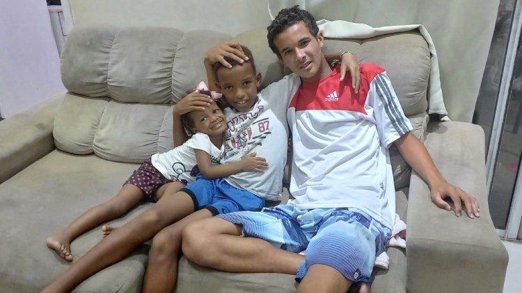 Fernando com o irmão