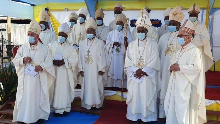 Bispos da Conferência Episcopal de Angola e São Tomé (CEAST)