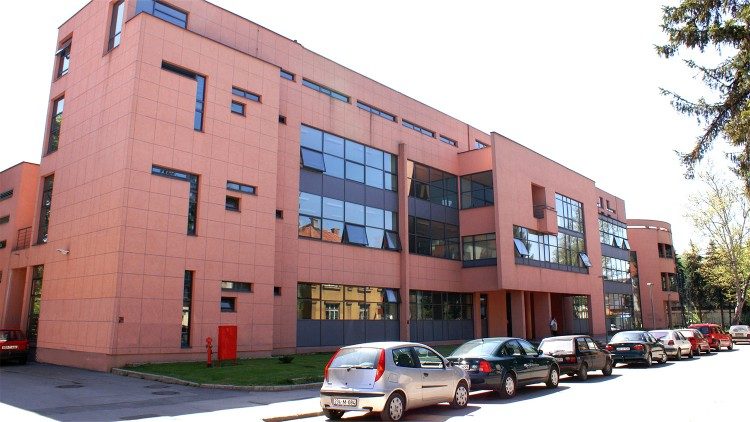 Una delle Scuole interetniche per l'Europa, iniziativa ideata da monsignor Pero Sudar, a Zenica, in Bosnia-Erzegovina