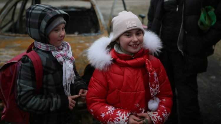 Due  bambini della zona di Bucha e Vorzel