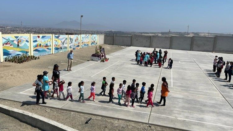 I "bambini di Nadia" accompagnati al momento di preghiera del mattino