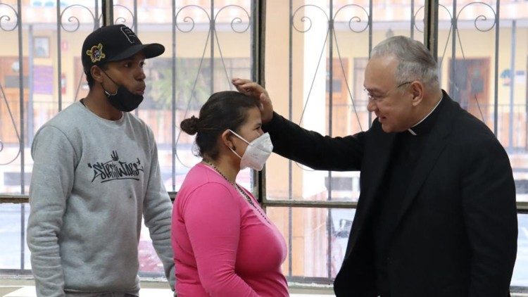 Saludos de Monseñor Edgar Peña Parra