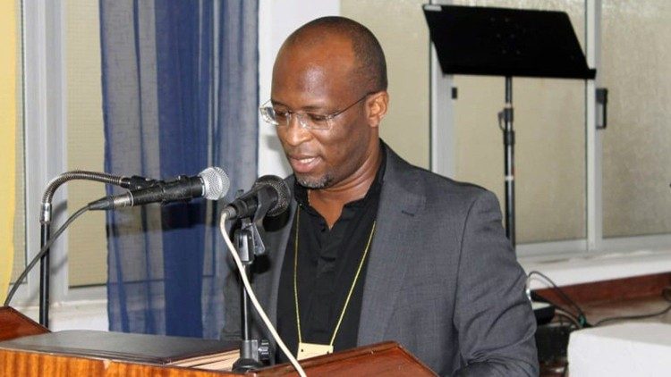Padre José Eduardo Afonso, EU Católica (Cabo Verde)