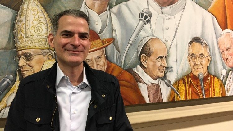 Il teologo venezuelano Rafael Luciani