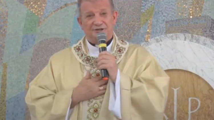 Dom Mário Antônio durante a missa de posse em Cuiabá.