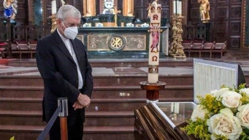 El Papa: Sentimiento de pesar por fallecimiento de Mons. Sáenz Lacalle