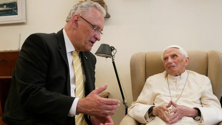 Joachim Herrmann und der emeritierte Papst Benedikt XVI.