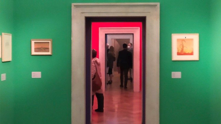 Allestimento mostra Folon Musei Vaticani