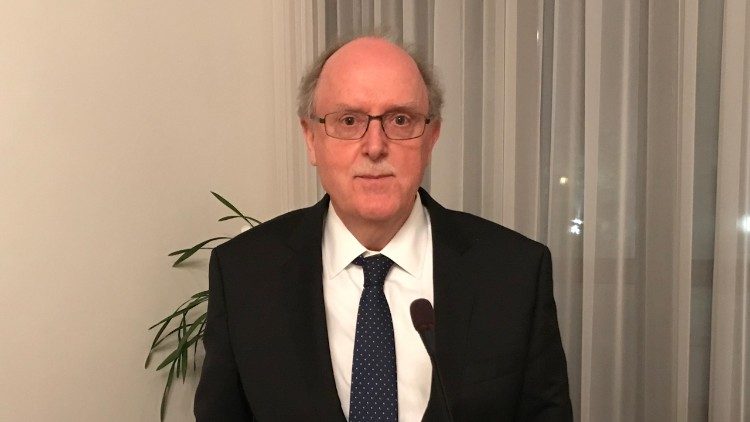 Joachim v. Braun, Präsident der Päpstlichen Akademie der Wissenschaften, bei seinem Vortrag in der Deutschen Botschaft beim Heiligen Stuhl