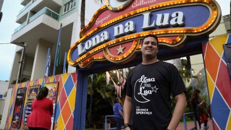O projeto de nome “Lona na Lua” 