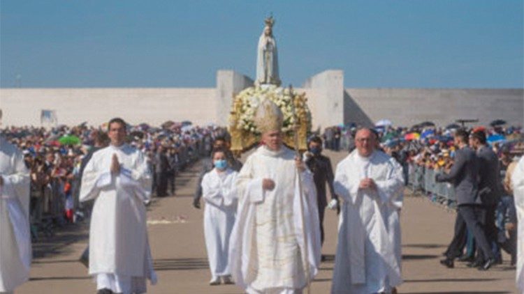 Celebração no Santuário de Fátima - Foto: Ricardo Perna/Família Cristã