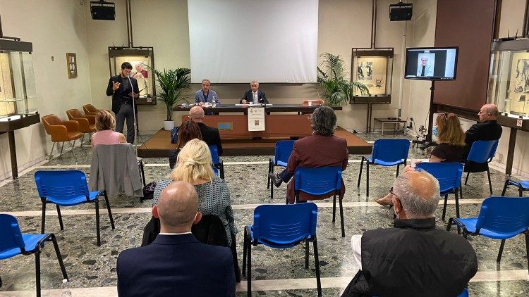 La presentazione alla Radio Vaticana
