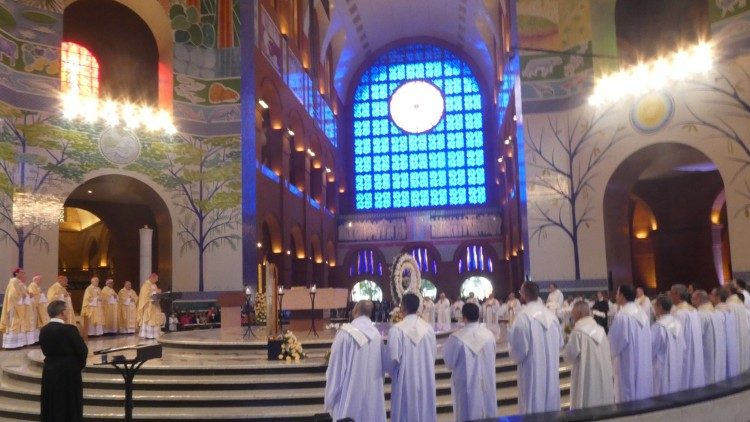 Celebração Eucarística no Santuário de Nossa Senhora Aparecida