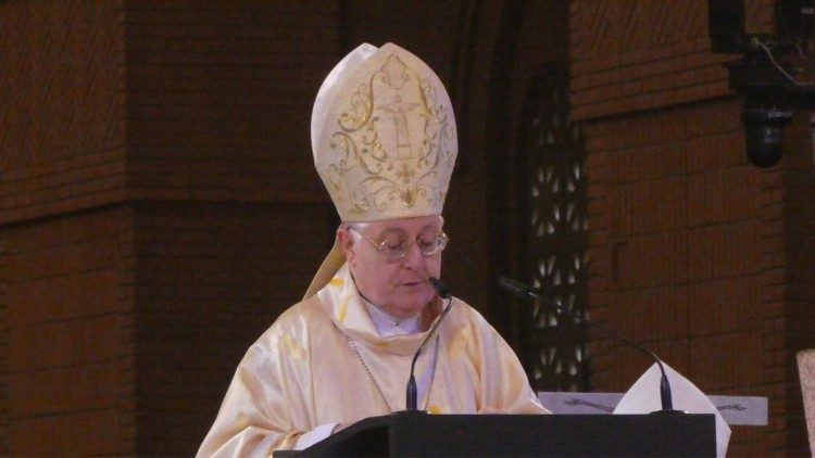 Núncio apostólico dom Giambattista Diquattro