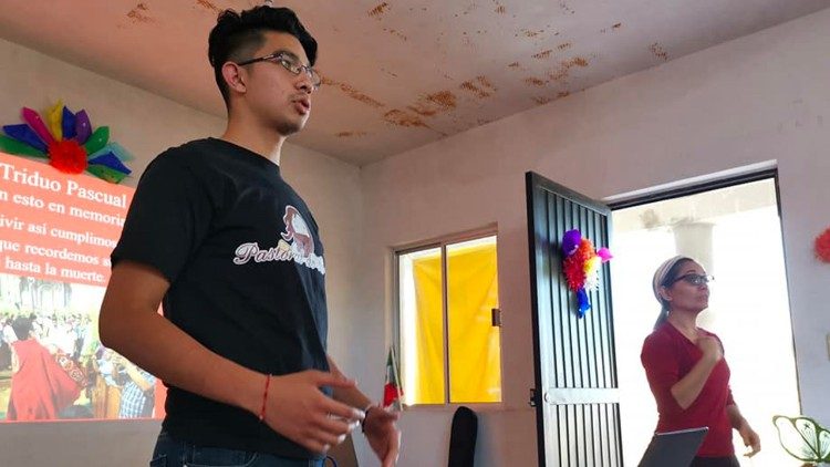 Que los sordos evangelicen a los sordos es el lema de la DCYIA en  Latinoamérica y Estados Unidos