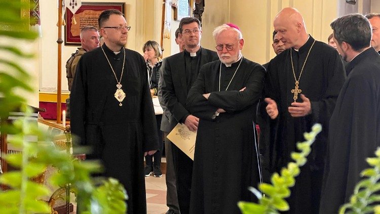 Abp Paul Gallagher na Ukrainie