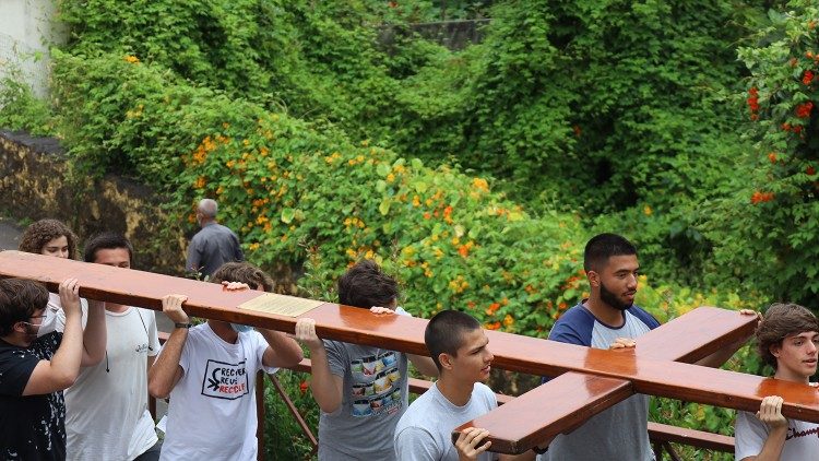 Peregrinação dos símbolos em Funchal