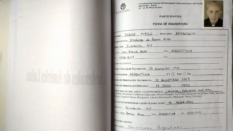 Ficha de inscrição do cardeal Bergoglio: V Conferência de Aparecida