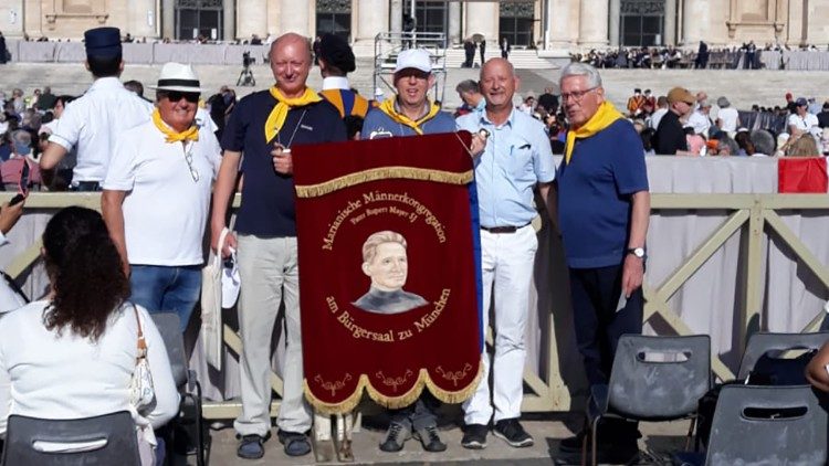 Mehrere Vertreter der Männerkongregation nahmen am Mittwoch an der Generalaudienz von Papst Franziskus teil