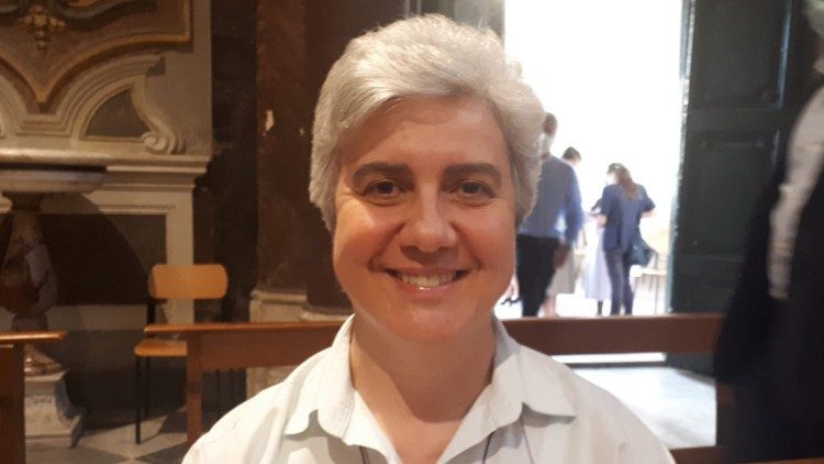 Suor Luigia Coccia nella basilica di San Bartolomeo 