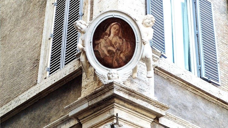 Edicola votiva in via di Monserrato, angolo via dei Farnesi