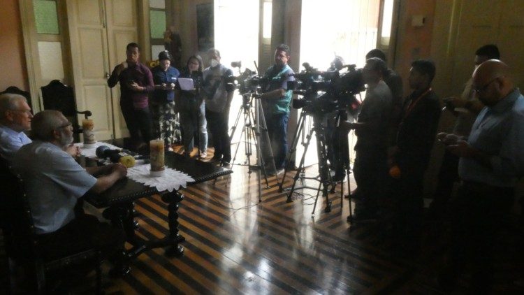 Coletiva de imprensa