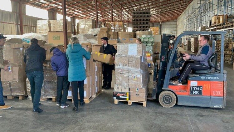 Владика Михайло Бубній в координаційному центрі