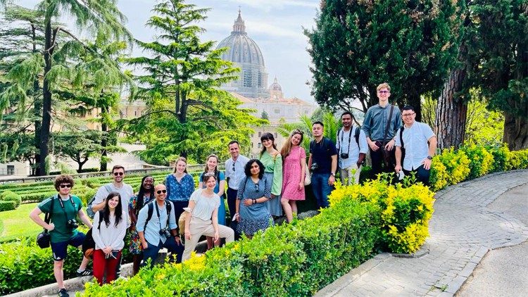 Jóvenes participantes en el programa "Comunicación de la fe en el mundo digital"