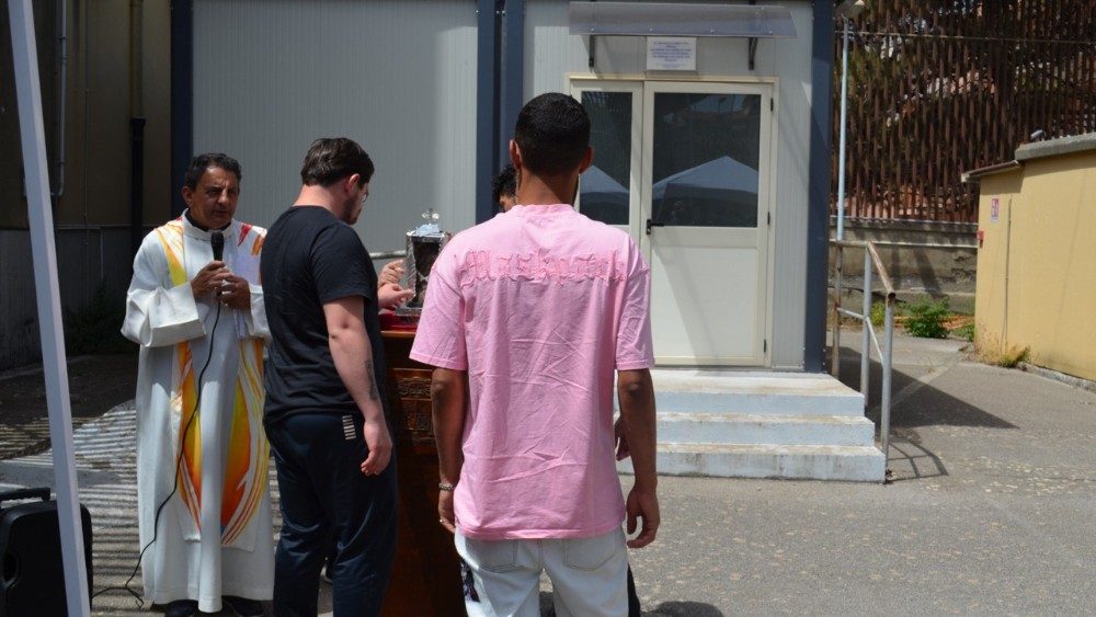 Un momento della cerimonia all'ipm di Caltanissetta