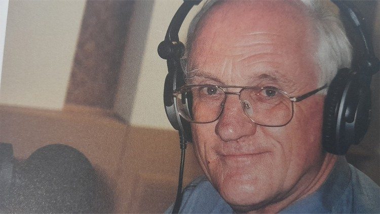 Am Radio-Vatikan-Mikrofon (undatierte Aufnahme)