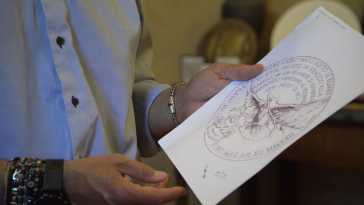 Medaglia per l'Ucraina Zecca vaticana Mauro Olivieri e disegno