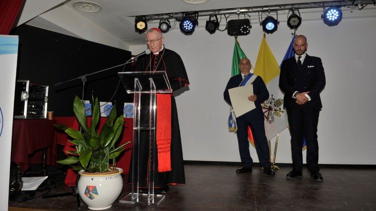 Un momento dell'intervento del card. Parolin alla cerimonia del premio dell'Istituto Nazionale Azzurro